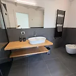 Sensazione-piscina, Sauna, Jacuzzi, Bbq Sarzana