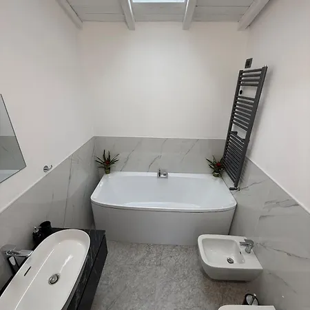 Sensazione-piscina, Sauna, Jacuzzi, Bbq * Sarzana