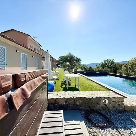 Sensazione-piscina, Sauna, Jacuzzi, Bbq Villa *