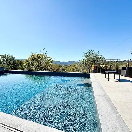 Sensazione-piscina, Sauna, Jacuzzi, Bbq Villa Sarzana