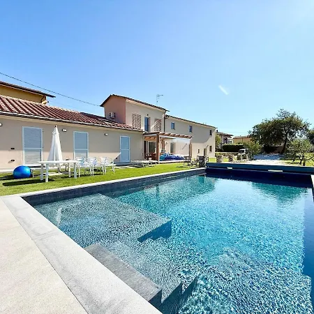 Sensazione-piscina, Sauna, Jacuzzi, Bbq * Sarzana
